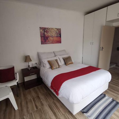 Union Guesthouse Pretoria-Noord エクステリア 写真